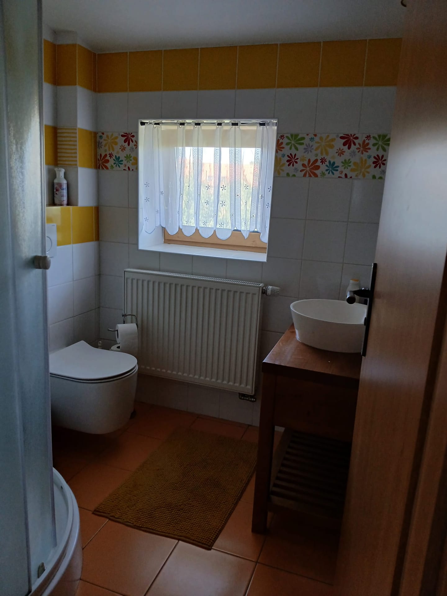 Apartmán Levandule – koupelna se sprchou a toaletou