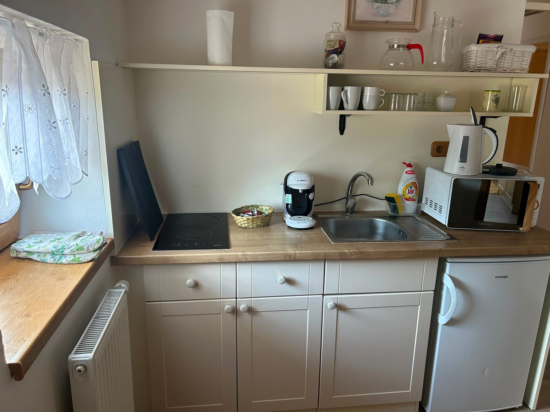 Apartmán Pampeliška – vybavená kuchyňská linka