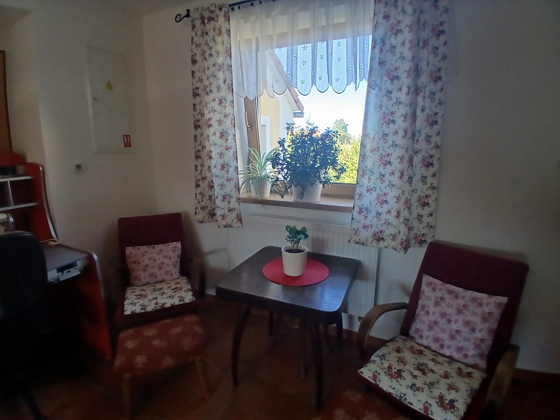 Společné posezení nad schody